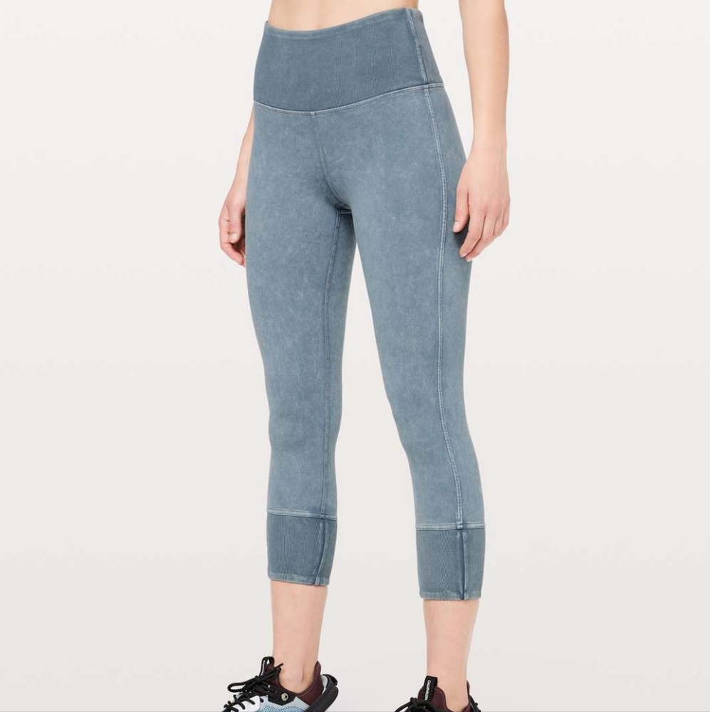 Lululemon Wunder Under Crop 23" High Rise, Size 6